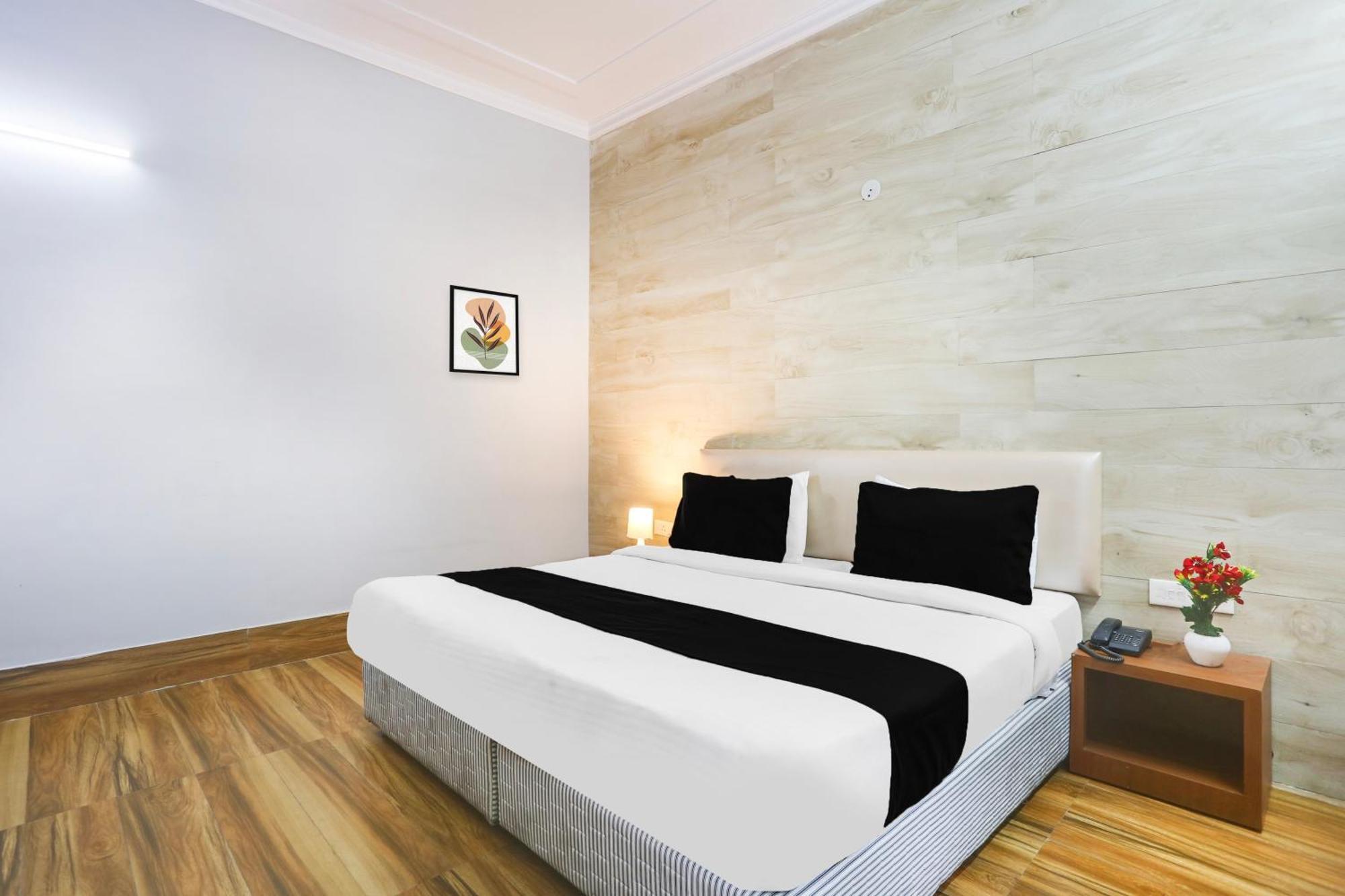 Hotel Super Collection O Bhiwadi Esterno foto