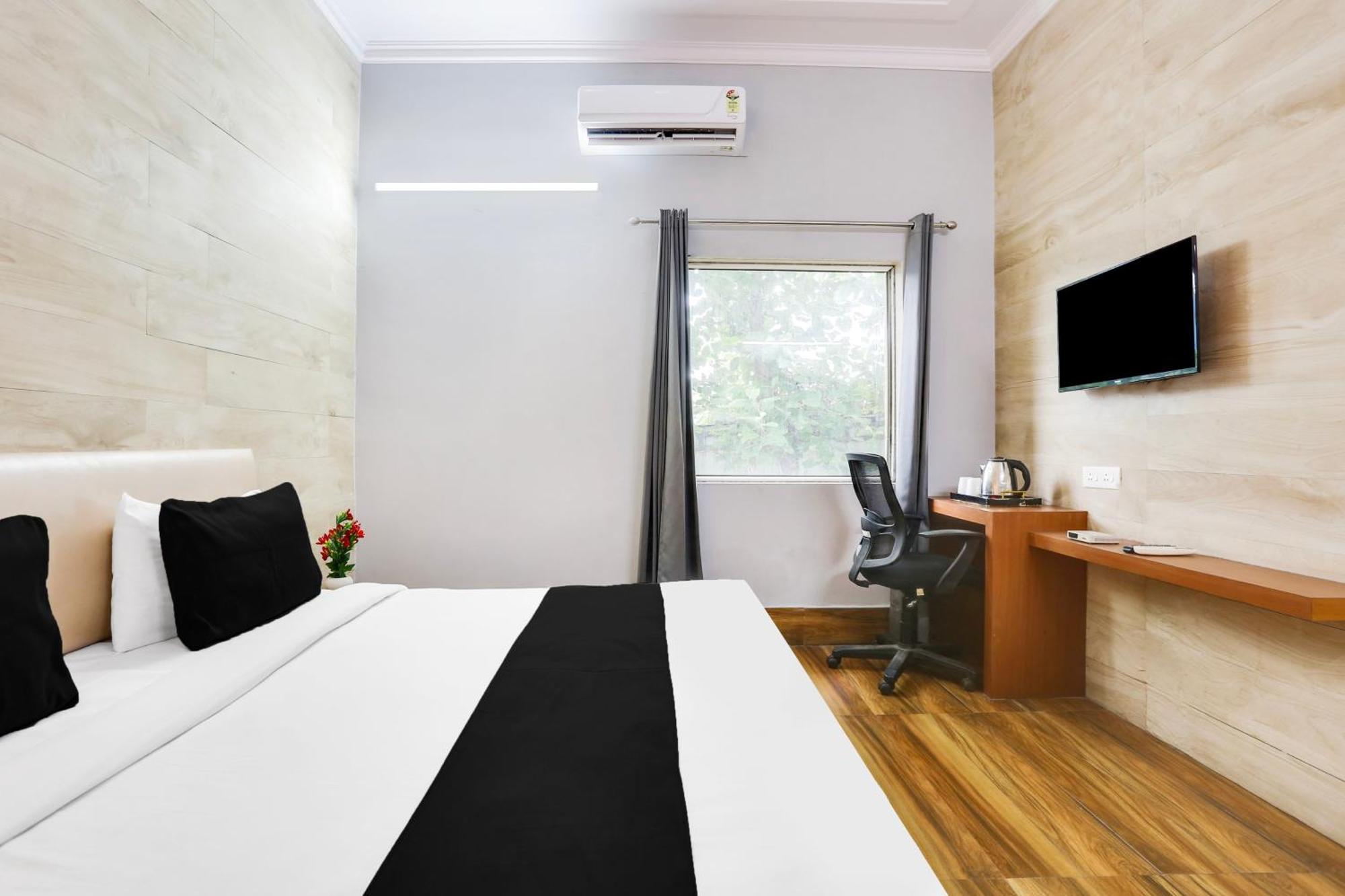 Hotel Super Collection O Bhiwadi Esterno foto