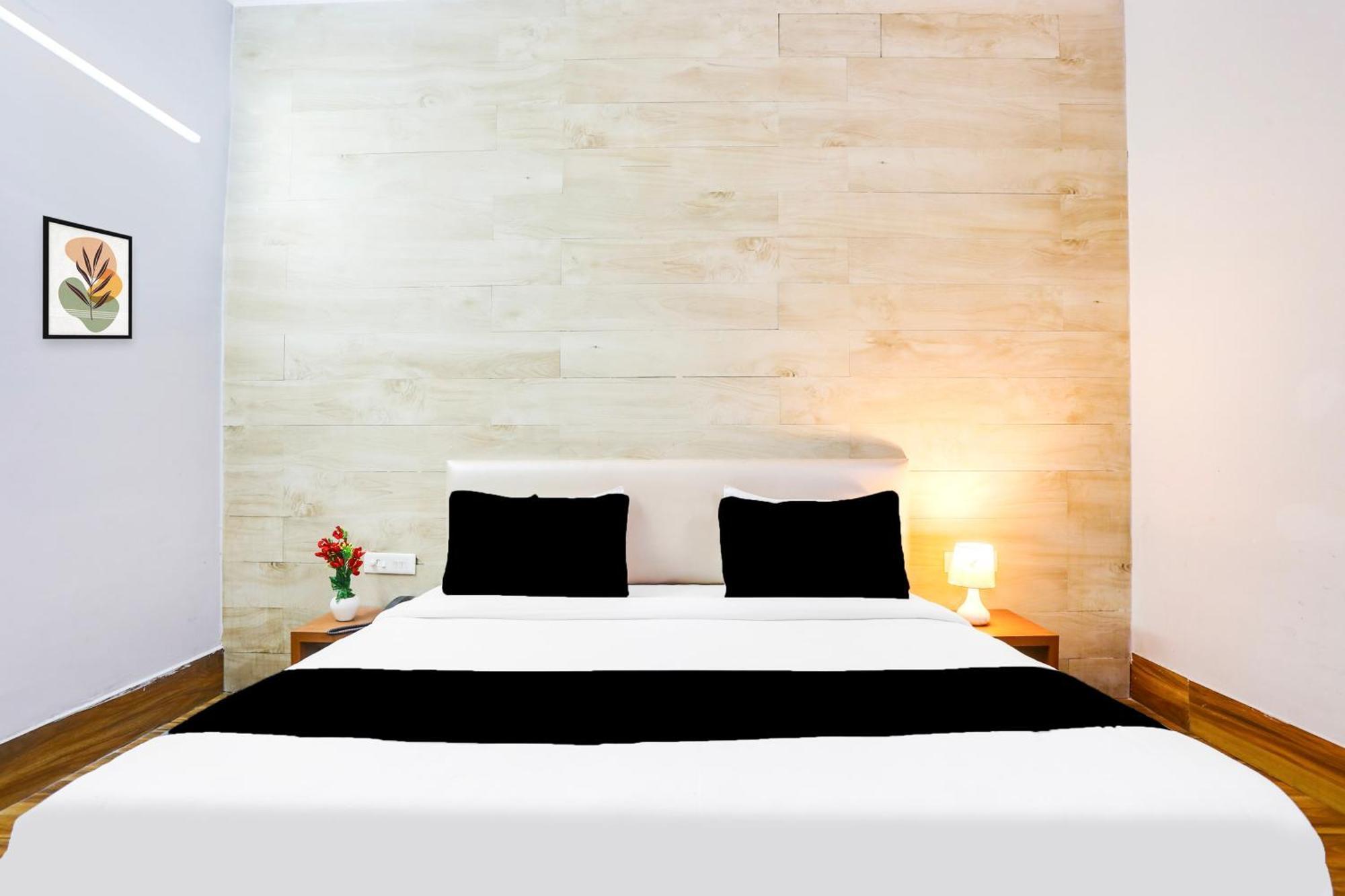 Hotel Super Collection O Bhiwadi Esterno foto