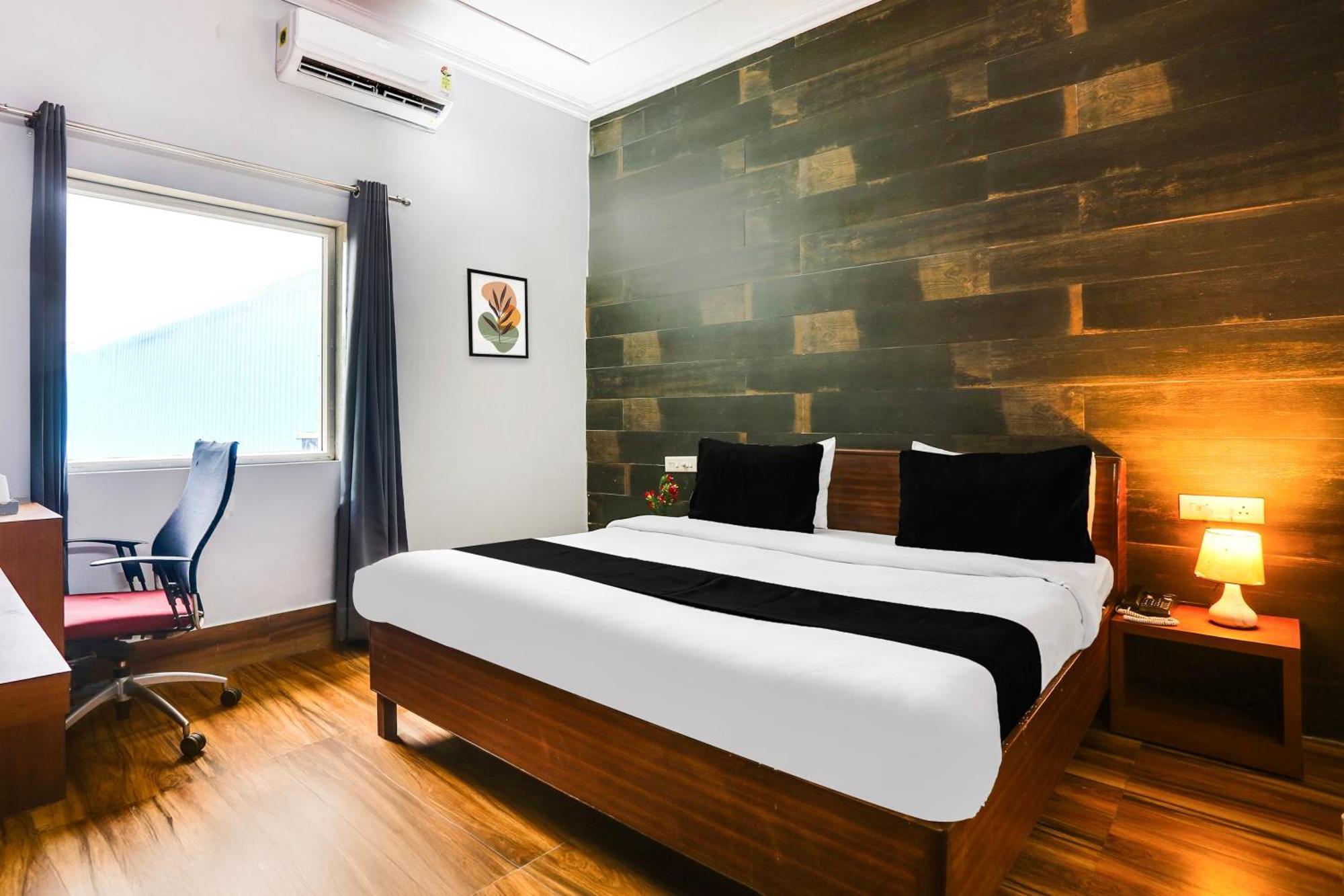 Hotel Super Collection O Bhiwadi Esterno foto